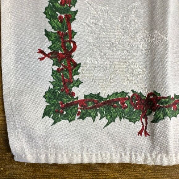 Christmas Linen Set 4 Placemats Holly Berry Print Table Linens 18” x 18” - Picture 7 of 7